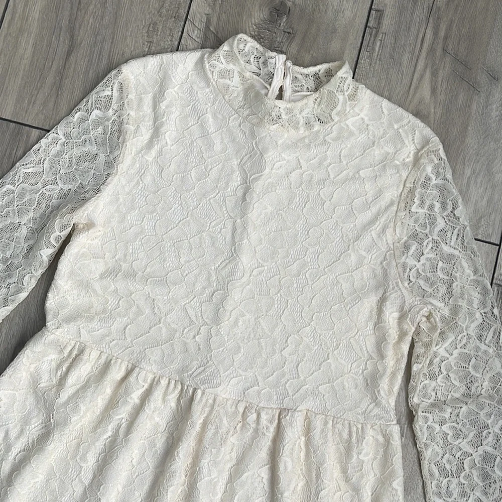 Art Class Girl Cream / Gold Stretch Lace Dress Size XL (14/16)